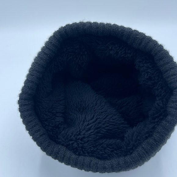 Nike Trail Beanie Grey Black NWOT - Picture 4 of 6